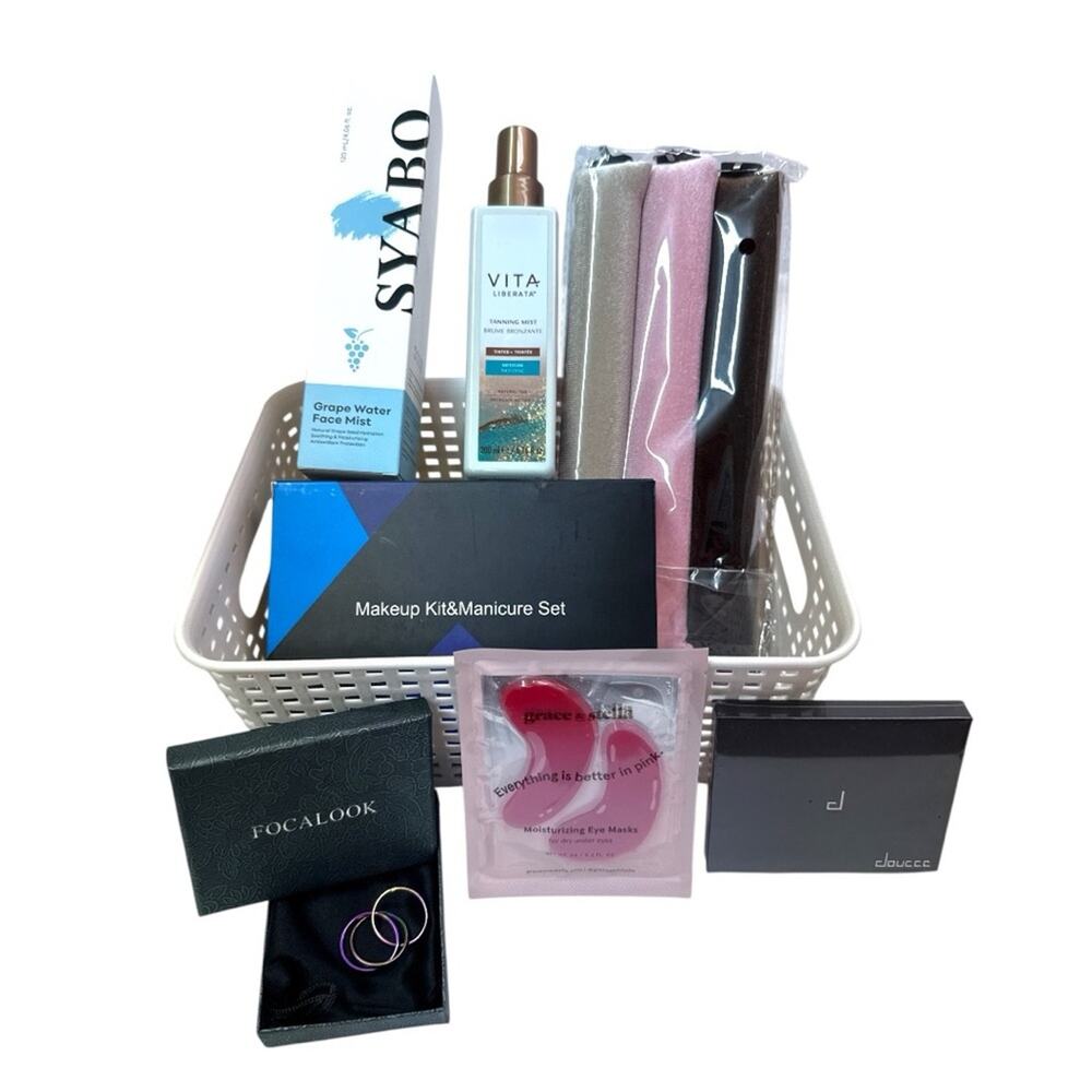 Jen’s Bins Bundle Box Beauty with Manicure Set NEW